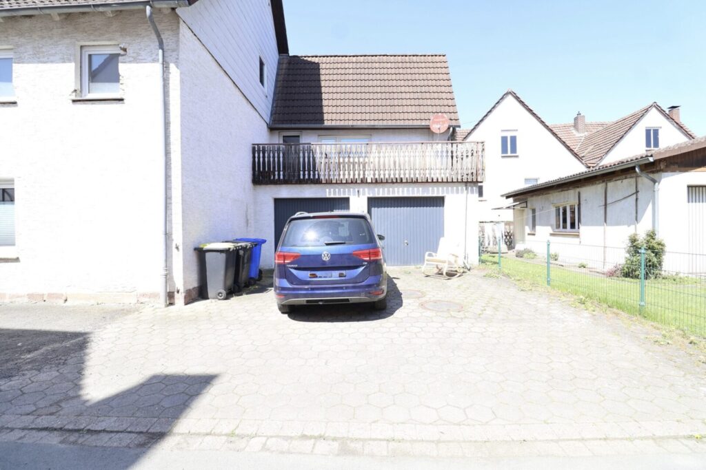 Anbau mit 2 Garagen