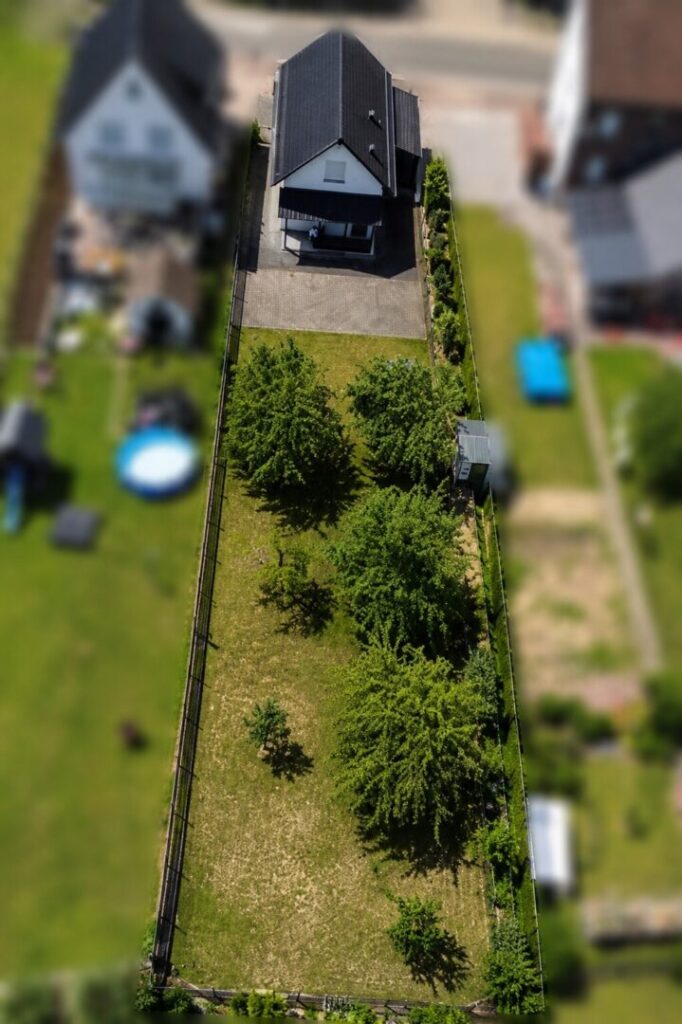 Ansicht mit Garage