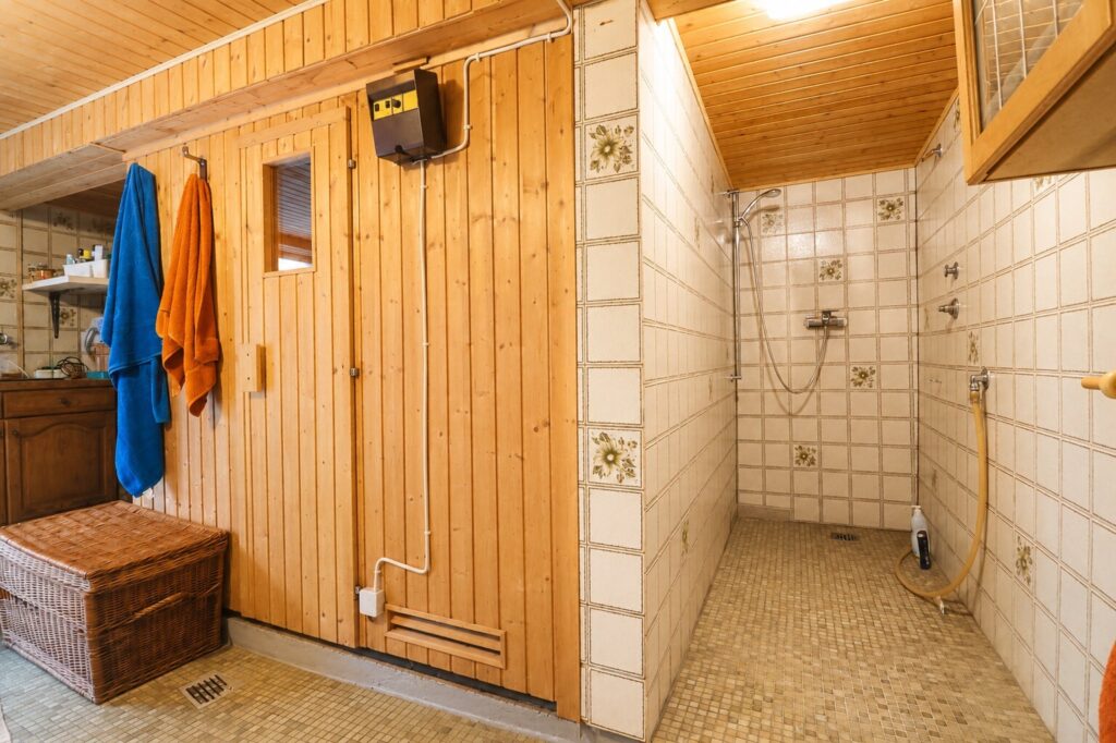 Sauna mit Dusche